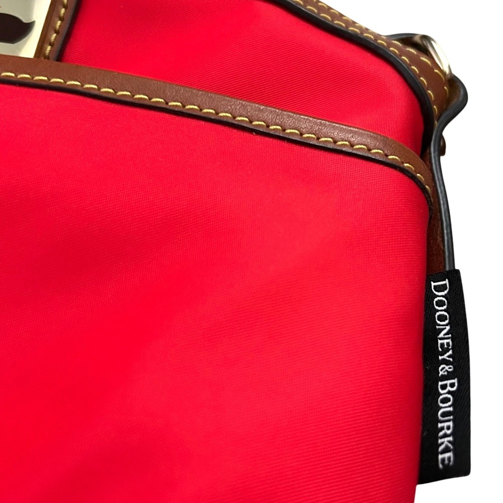 Dooney & Bourke Wayfarer Domed Zip Crossbody Bag Purse Red‎ Casual Travel Light - Picture 4 of 12